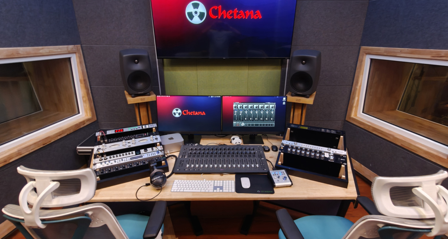 Studio B with 7.1 supported mixing devices